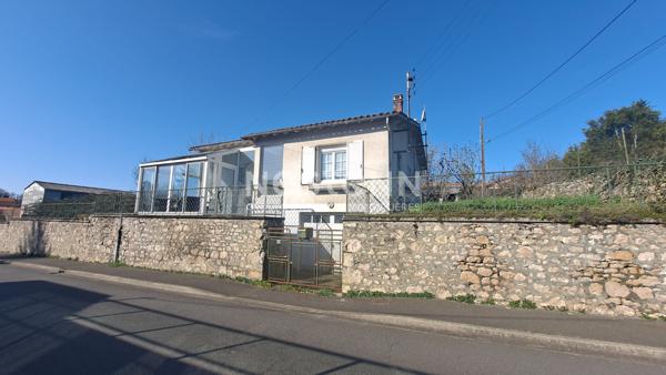 Maison 3 chambres avec jardin et 100 m² de garage Fontenay-le-Comte à proximité du centre ville