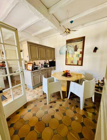 LA ROCHE SUR YON (85) - PENTAGONE - MAISON DE CARACTERE BOURREE DE CHARME AVEC PISCINE ET JARDIN CLOS