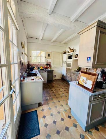 LA ROCHE SUR YON (85) - PENTAGONE - MAISON DE CARACTERE BOURREE DE CHARME AVEC PISCINE ET JARDIN CLOS