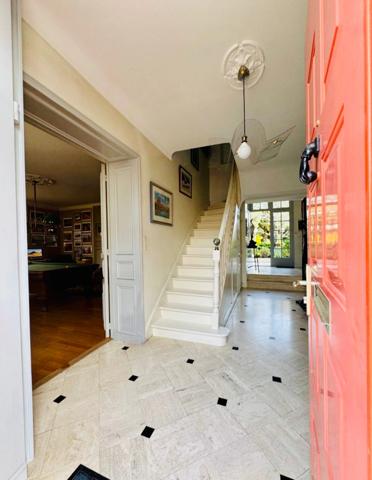 LA ROCHE SUR YON (85) - PENTAGONE - MAISON DE CARACTERE BOURREE DE CHARME AVEC PISCINE ET JARDIN CLOS