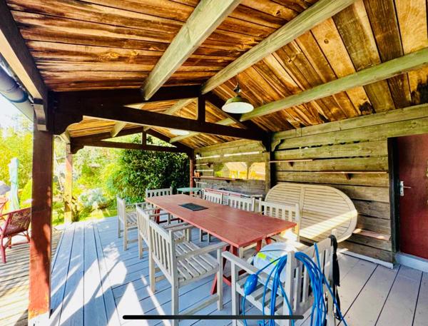 LA ROCHE SUR YON (85) - PENTAGONE - MAISON DE CARACTERE BOURREE DE CHARME AVEC PISCINE ET JARDIN CLOS