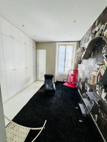 LA ROCHE SUR YON (85) - PENTAGONE - MAISON DE CARACTERE BOURREE DE CHARME AVEC PISCINE ET JARDIN CLOS