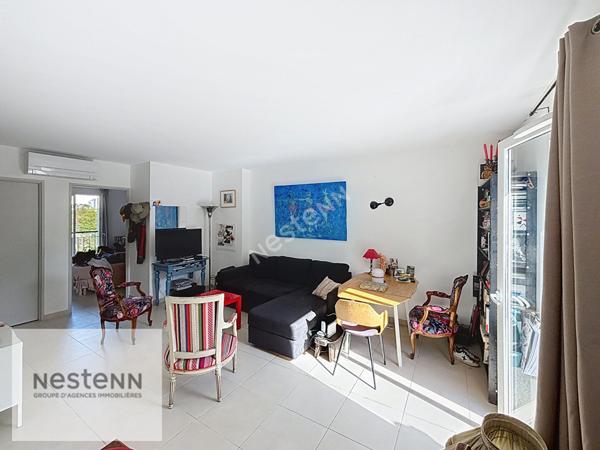 appartement T3 - terrasse - stationnements - saint cyr sur mer -