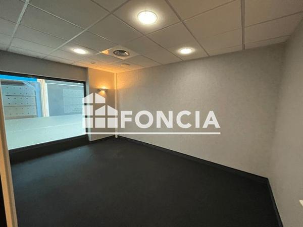 Location Local commercial 4 pièces 135.5 m² - CTRE CIAL DE LA CROIX VERTE 1 Saint Germain Les Corbei 91250