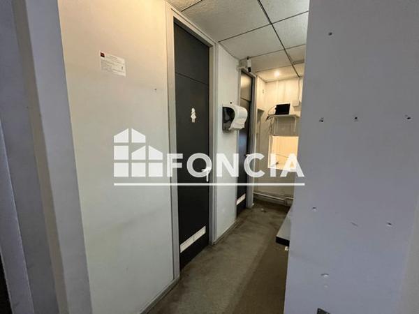 Location Local commercial 4 pièces 135.5 m² - CTRE CIAL DE LA CROIX VERTE 1 Saint Germain Les Corbei 91250