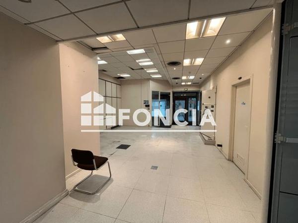 Location Local commercial 4 pièces 135.5 m² - CTRE CIAL DE LA CROIX VERTE 1 Saint Germain Les Corbei 91250