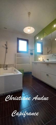 Charolles, maison de lotissement de 80m² entièrement rénovée, sur terrain de 1500 m²