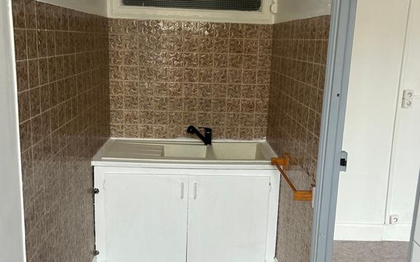 Immeuble à vendre    9 pièces • 197 m2 Étrépilly