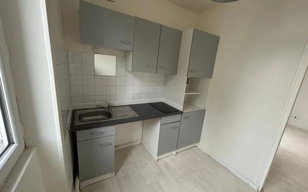 Immeuble à vendre    9 pièces • 197 m2 Étrépilly