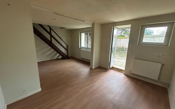 Immeuble à vendre    9 pièces • 197 m2 Étrépilly