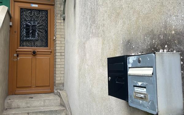 Immeuble à vendre    9 pièces • 197 m2 Étrépilly