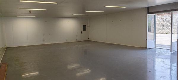 Local à usage d'entrepôt