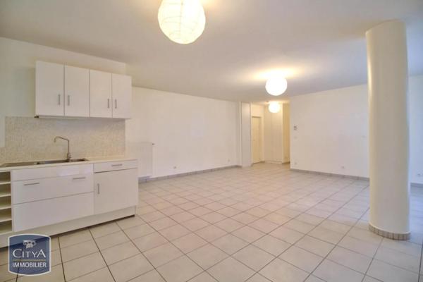 Appartement à louer 3 pièces 75.05m²