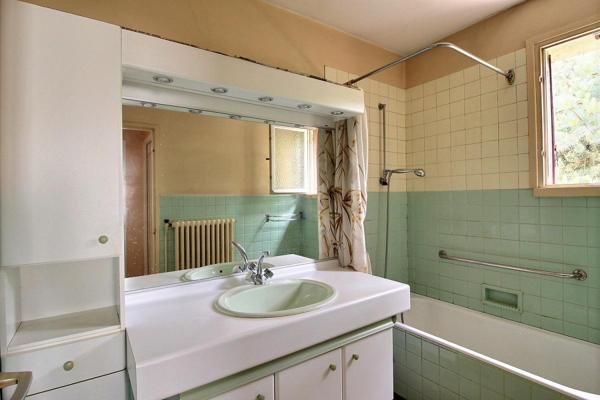 SAINT ETIENNE 42000  secteur GOLF Maison 98m² habitables sur sous-sol complet  4 chambres terrain 920m²