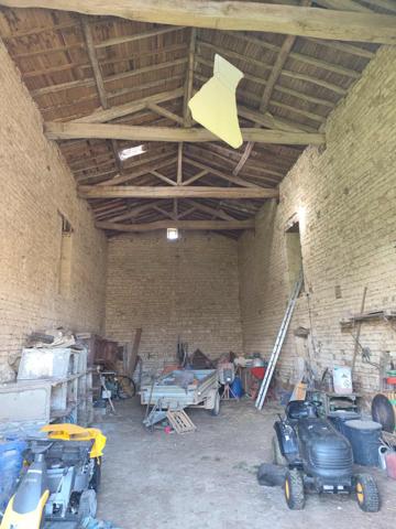 Melle (79500) Ancien corps de ferme de caractère