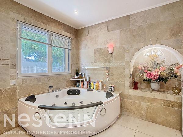 Magnifique Villa de plain-pied Eyguieres 5 pièces 167 m2