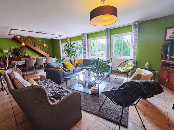 Maison 4chbs,grande pièce à vivre, jardin+champ