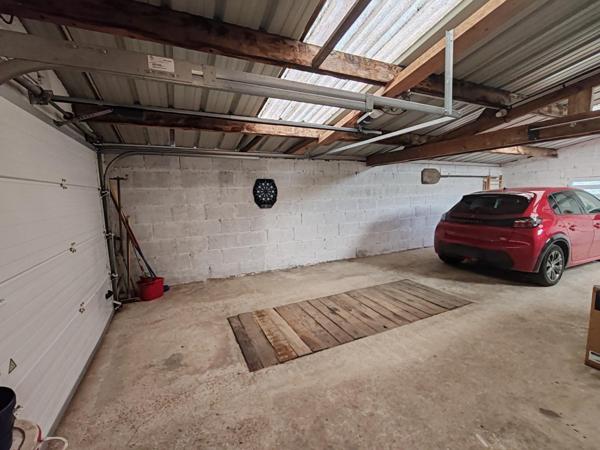 Maison 4chbs,grande pièce à vivre, jardin+champ