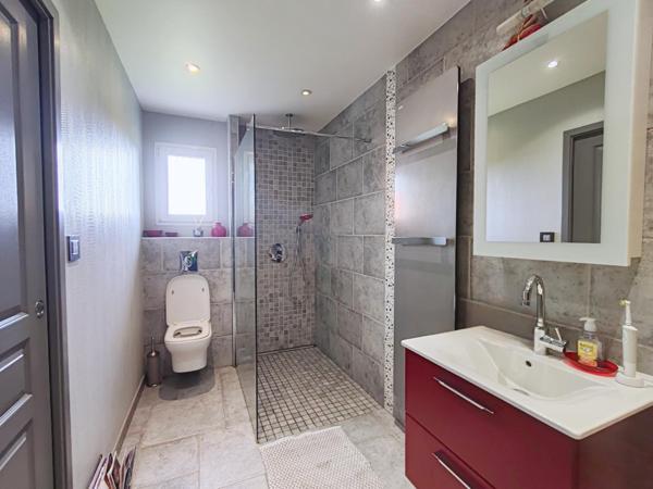 Maison 4chbs,grande pièce à vivre, jardin+champ