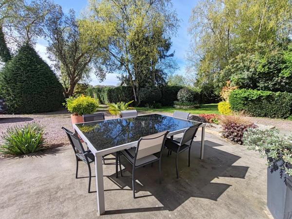 Maison 4chbs,grande pièce à vivre, jardin+champ