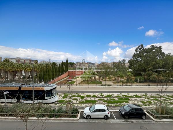 À vendre 50m²  traversant - 2 balcons - Jules cantini 13008 Marseille