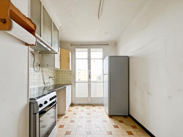 À vendre 50m²  traversant - 2 balcons - Jules cantini 13008 Marseille