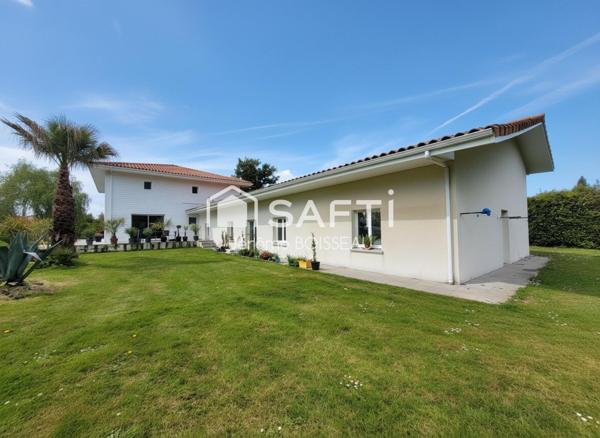 VILLA MODERNE DE 222M2 – AIR PARK DE BISCARROSSE- 336M2 DE HANGAR