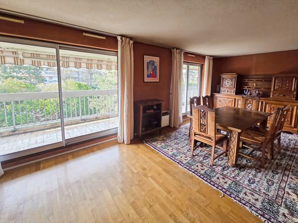 Appartement Verrieres Le Buisson 4 pièce(s)-