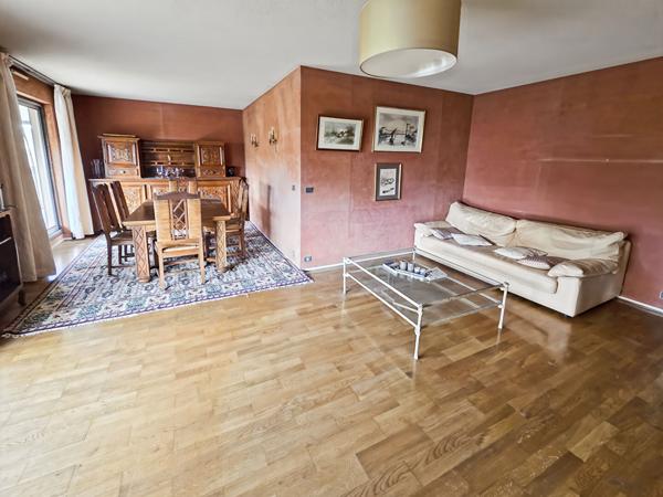 Appartement Verrieres Le Buisson 4 pièce(s)-