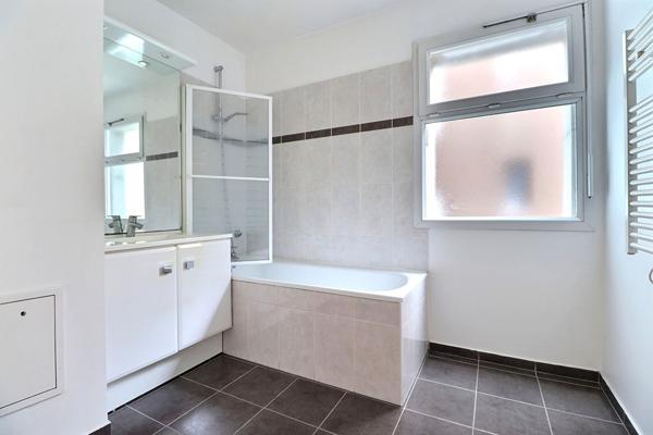 Appartement Aubervilliers 3 pièce(s) 66 m2