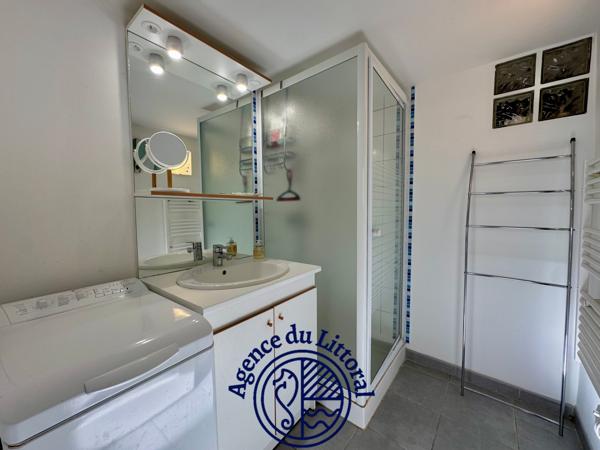 Appartement
                                                                                                                                                                                                                                                                                                                        2 pièce(s)                                                                                                                                                                                                          1 chambre(s)                                                                                                                                                                                                          64.04  m²