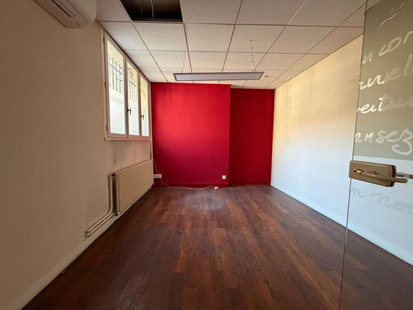Local commercial Grand Couronne 159 m2