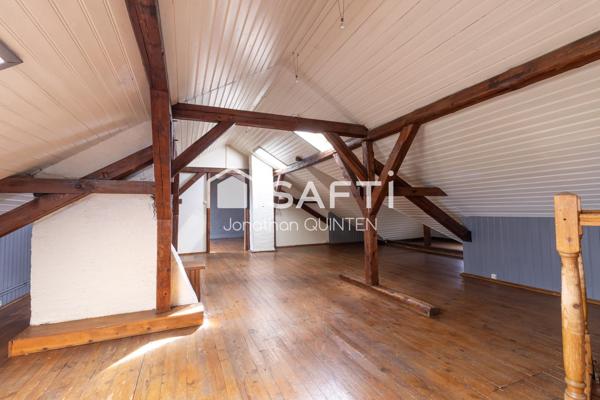 Un duplex avec de beaux volumes et un extérieur privatif, à proximité de la frontière allemande.