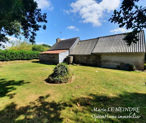 📍 EXCLUSIVITÉ – Charmante maison en pierre à vendre à Plounévez-Quintin, en campagne