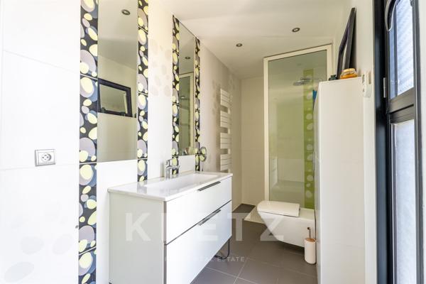 Villa d’architecte contemporaine 267m² • Vue panoramique • Piscine • Saint-Just-Saint-Rambert
