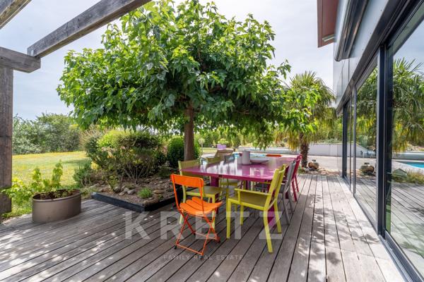 Villa d’architecte contemporaine 267m² • Vue panoramique • Piscine • Saint-Just-Saint-Rambert
