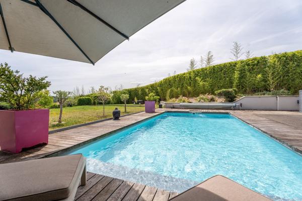 Villa d’architecte contemporaine 267m² • Vue panoramique • Piscine • Saint-Just-Saint-Rambert