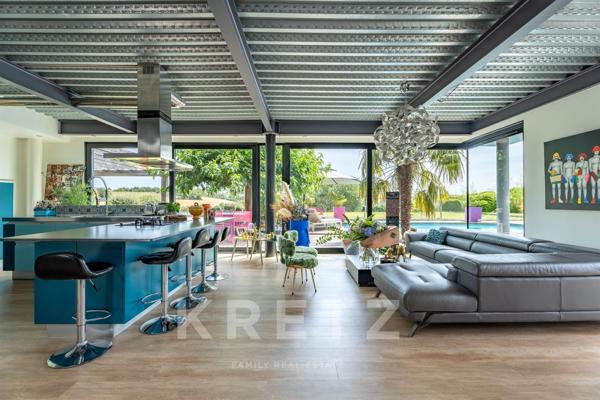 Villa d’architecte contemporaine 267m² • Vue panoramique • Piscine • Saint-Just-Saint-Rambert