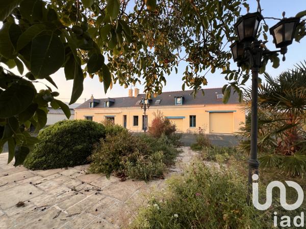 Maison à vendre 10 pièces 210 m² La Ménitré