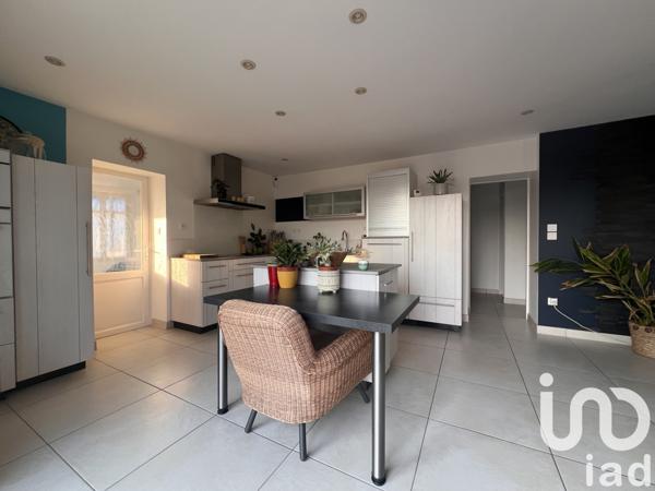 Maison à vendre 10 pièces 210 m² La Ménitré