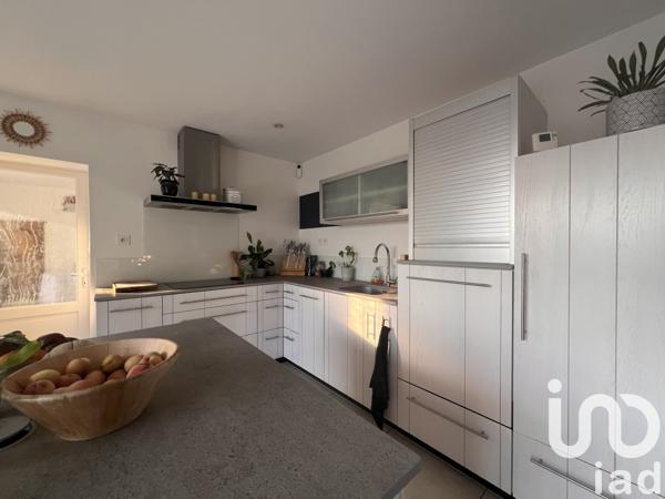 Maison à vendre 10 pièces 210 m² La Ménitré