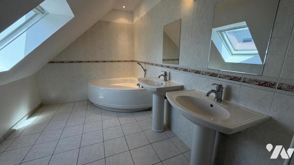 MARIGNY, Pavillon 126m², 3090m² de terrain, 