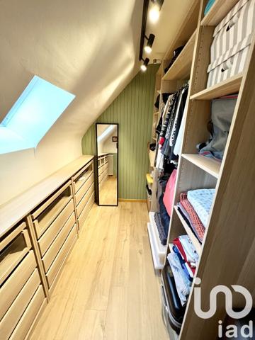 Maison traditionnelle 5 pièces de 114 m² à Saint-Jacques-de-la-Lande (35136)