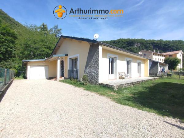 Vente                                                      Maison
                        
                     5 pièces                      111 m2                     à Foix