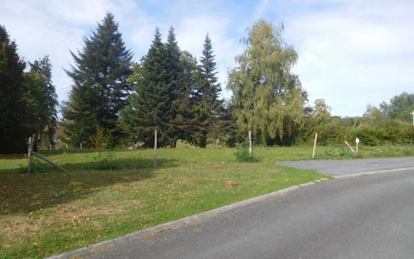 Terrain à vendre    Saint-Yrieix-la-Perche