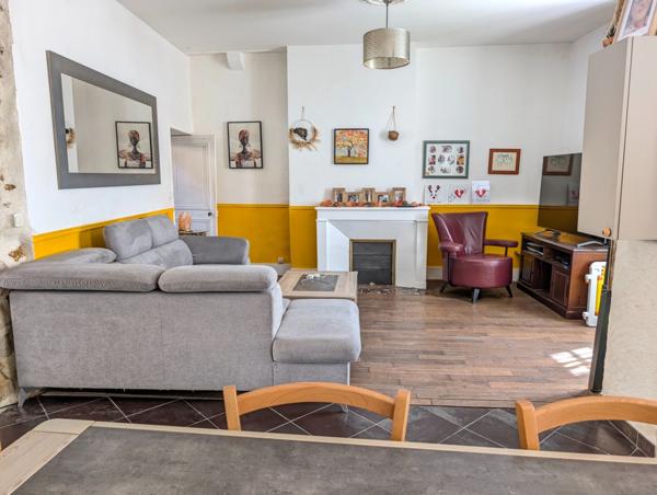 Maison de caractère de 99 m² avec cour + grenier aménageable. Toiture et isolation ext. Neuves