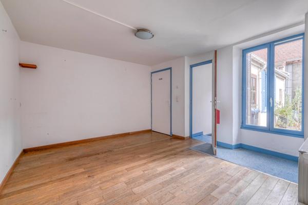 Christophe Michaudelle – EXLUSIVITE - CAPIFRANCE vous propose proche de Meaux - Saint Soupplets, à Lizy sur Ourcq : Proche des commodités rue Jean Jaurès, maison de ville (ancienne école de musique),