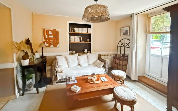 Maison à vendre    7 pièces • 180 m2 Jurançon