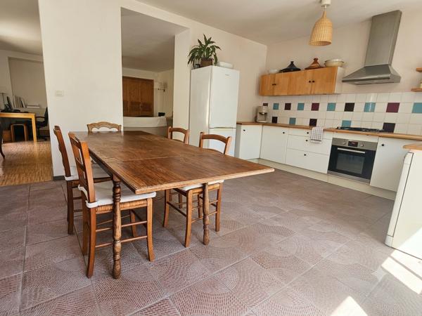 Maison de caractère avec jardin et stationnement 133 m2. Quartier Paul Bert à Tours