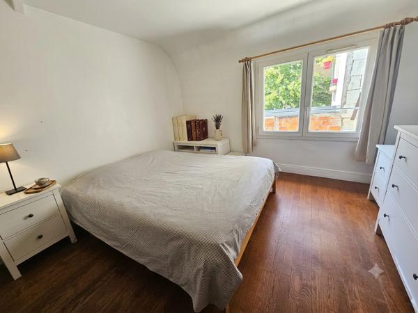 Maison de caractère avec jardin et stationnement 133 m2. Quartier Paul Bert à Tours